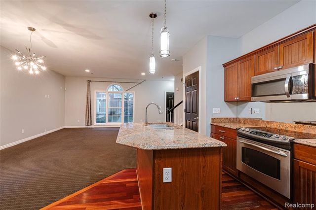 1284 W Crystal Circle, Canton, MI 48187