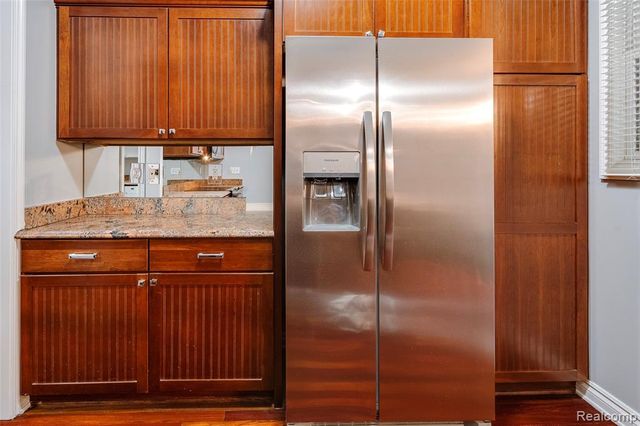 1284 W Crystal Circle, Canton, MI 48187