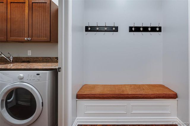 1284 W Crystal Circle, Canton, MI 48187