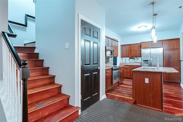 1284 W Crystal Circle, Canton, MI 48187