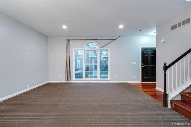 1284 W Crystal Circle, Canton, MI 48187