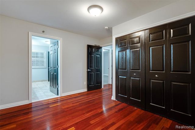 1284 W Crystal Circle, Canton, MI 48187