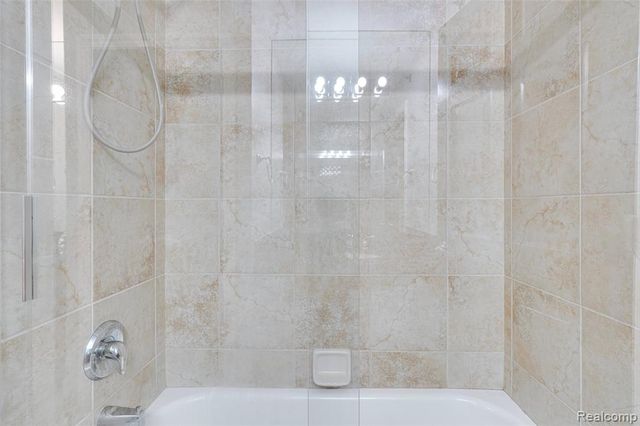 1284 W Crystal Circle, Canton, MI 48187