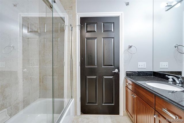 1284 W Crystal Circle, Canton, MI 48187