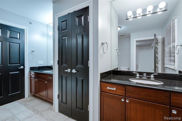 1284 W Crystal Circle, Canton, MI 48187