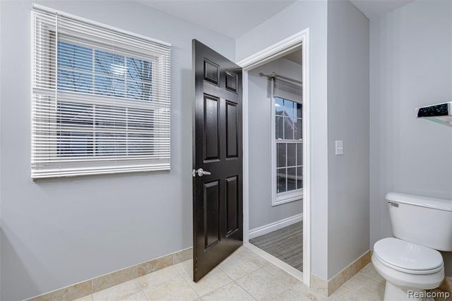 1284 W Crystal Circle, Canton, MI 48187