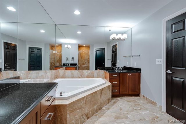 1284 W Crystal Circle, Canton, MI 48187