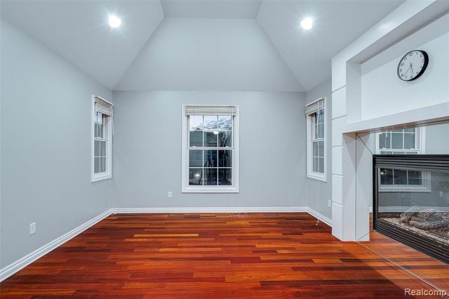 1284 W Crystal Circle, Canton, MI 48187