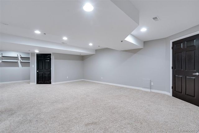 1284 W Crystal Circle, Canton, MI 48187