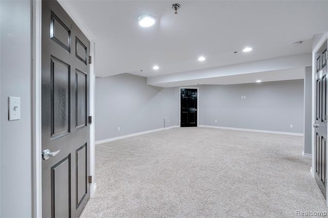 1284 W Crystal Circle, Canton, MI 48187