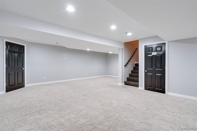 1284 W Crystal Circle, Canton, MI 48187