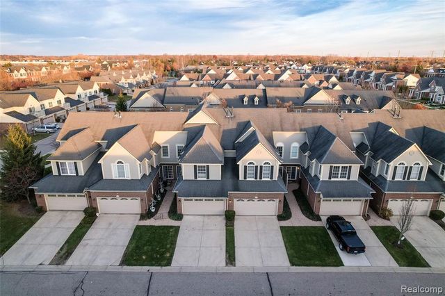 1284 W Crystal Circle, Canton, MI 48187