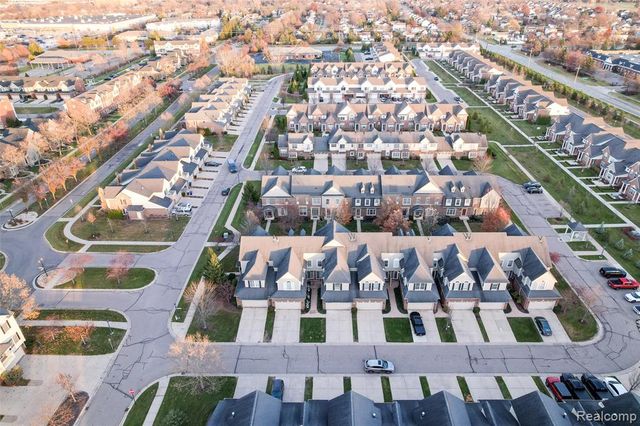 1284 W Crystal Circle, Canton, MI 48187