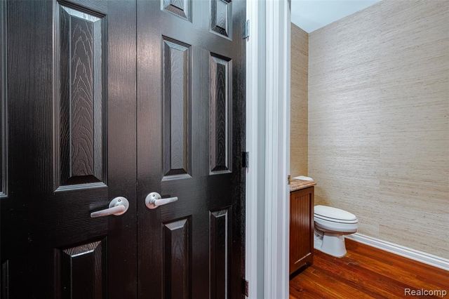 1284 W Crystal Circle, Canton, MI 48187