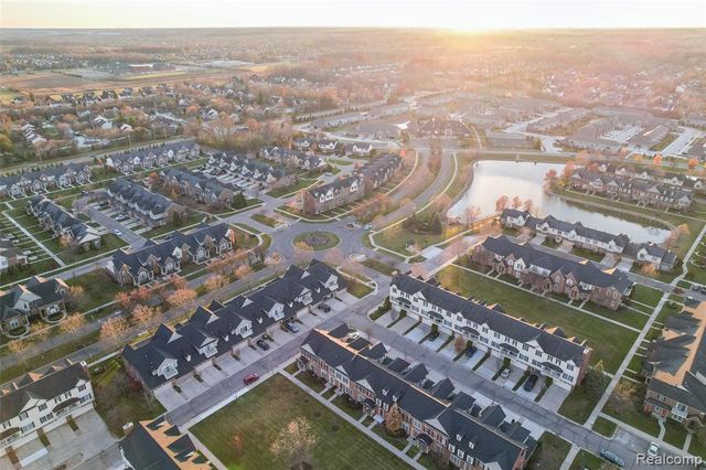 1284 W Crystal Circle, Canton, MI 48187