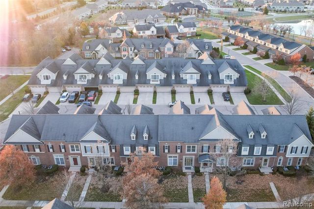 1284 W Crystal Circle, Canton, MI 48187