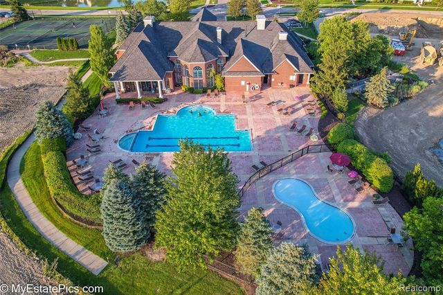 1284 W Crystal Circle, Canton, MI 48187