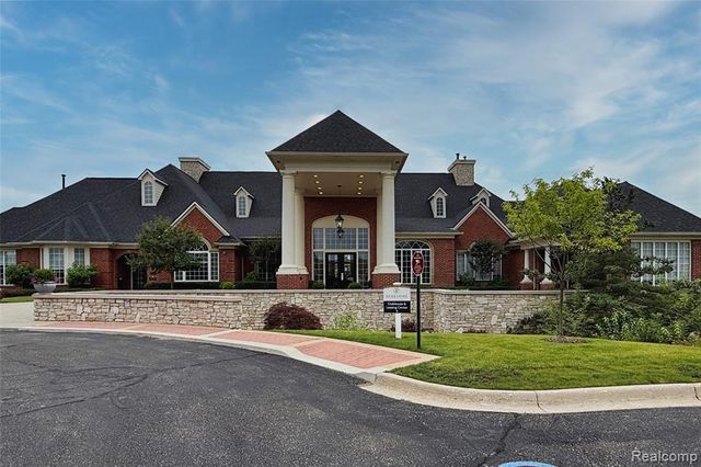 1284 W Crystal Circle, Canton, MI 48187