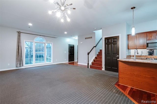 1284 W Crystal Circle, Canton, MI 48187