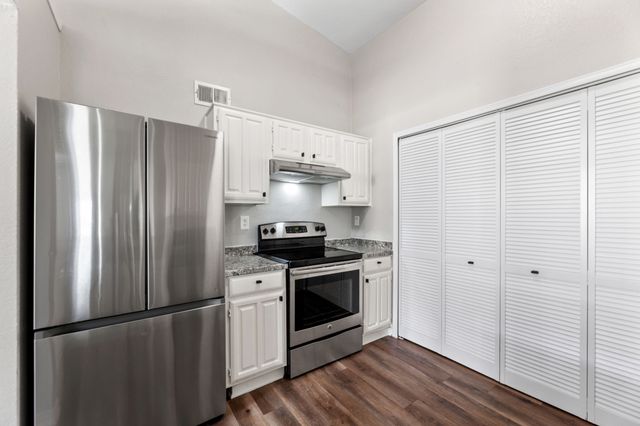 4212 N Staghorn Circle, Fort Worth, TX 76137