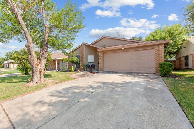 4212 N Staghorn Circle, Fort Worth, TX 76137