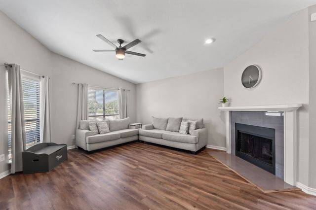 4212 N Staghorn Circle, Fort Worth, TX 76137