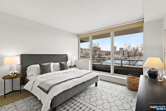 1000 Ave At Port Imperial 306, Weehawken, NJ 07086