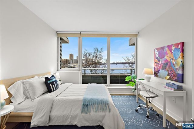 1000 Ave At Port Imperial 306, Weehawken, NJ 07086