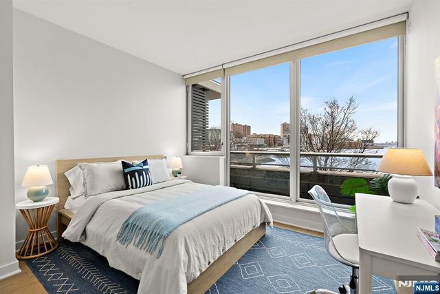 1000 Ave At Port Imperial 306, Weehawken, NJ 07086