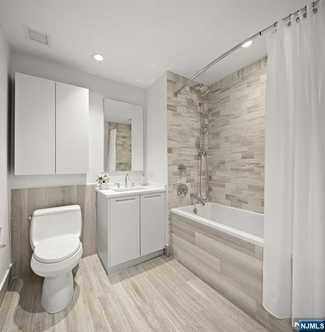 1000 Ave At Port Imperial 306, Weehawken, NJ 07086