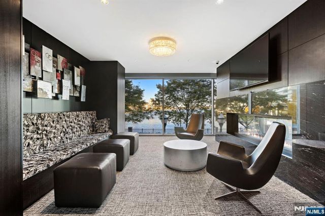 1000 Ave At Port Imperial 306, Weehawken, NJ 07086