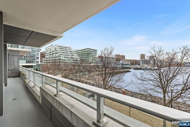 1000 Ave At Port Imperial 306, Weehawken, NJ 07086