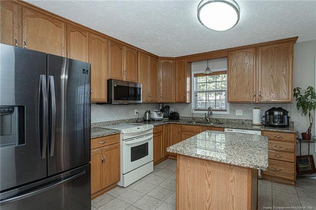 50 Silver Oaks Drive W, Lillington, NC 27546