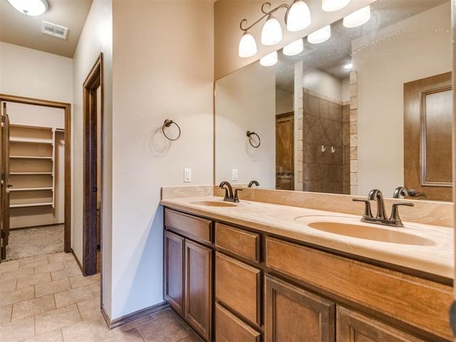 1204 Hanna Lane, Kingfisher, OK 73750