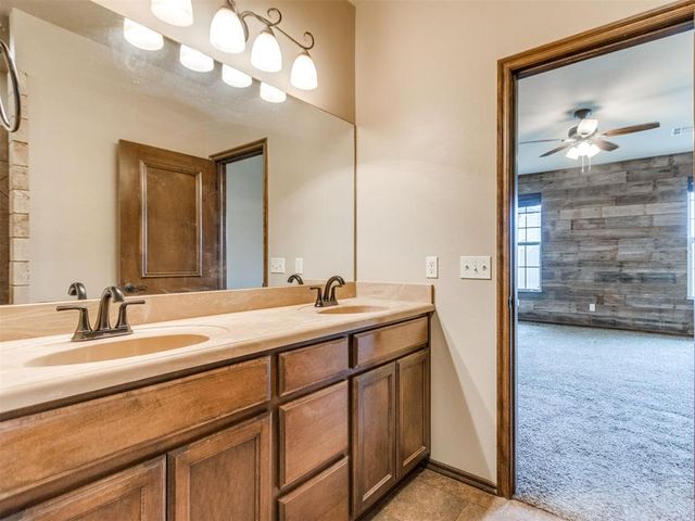 1204 Hanna Lane, Kingfisher, OK 73750