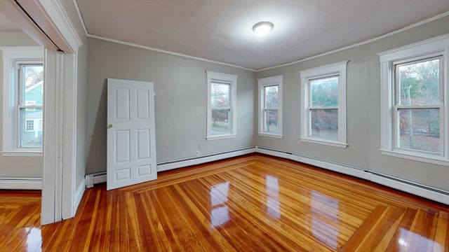 1011 Washington 2, Newton, MA 02460