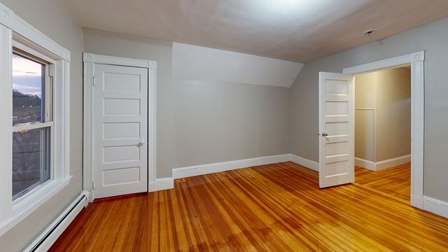 1011 Washington 2, Newton, MA 02460