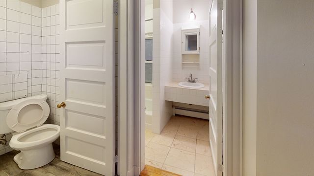 1011 Washington 2, Newton, MA 02460