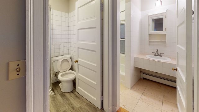 1011 Washington 2, Newton, MA 02460