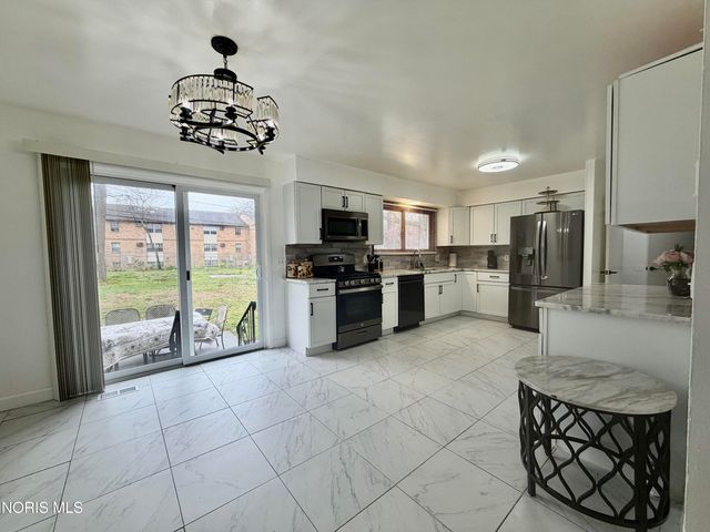 2525 Luddington Drive, Toledo, OH 43615