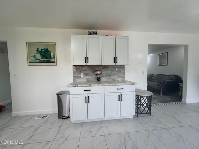 2525 Luddington Drive, Toledo, OH 43615