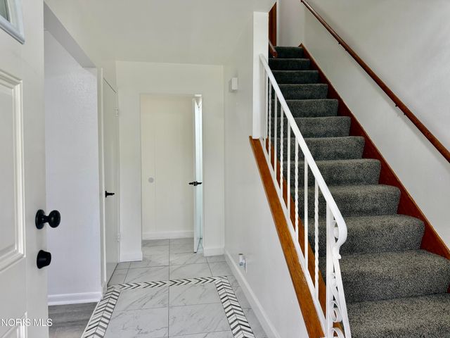 2525 Luddington Drive, Toledo, OH 43615
