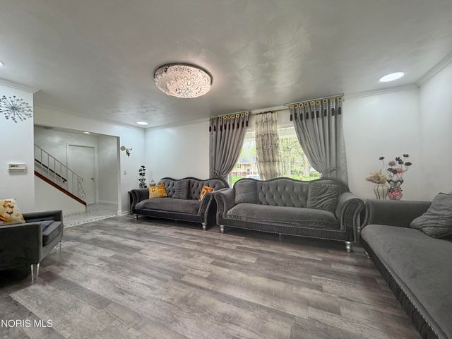 2525 Luddington Drive, Toledo, OH 43615