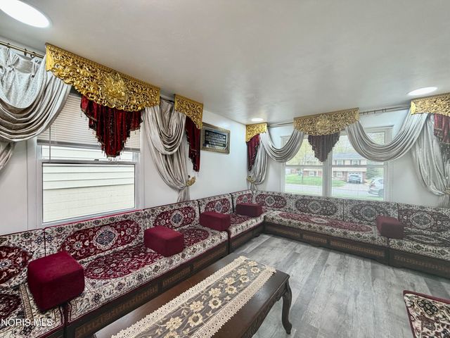 2525 Luddington Drive, Toledo, OH 43615