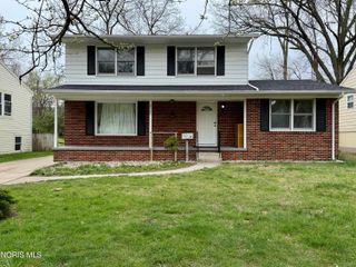 2525 Luddington Drive, Toledo, OH 43615