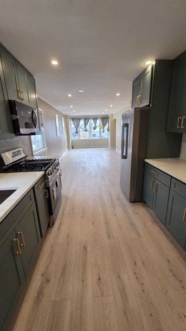 2608 W 97th Street, Evergreen Park, IL 60805