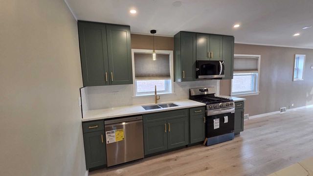 2608 W 97th Street, Evergreen Park, IL 60805