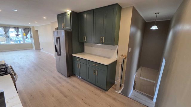 2608 W 97th Street, Evergreen Park, IL 60805