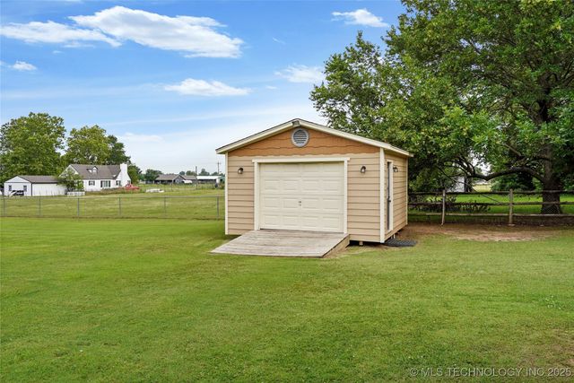 13514 N 97th East Avenue, Collinsville, OK 74021