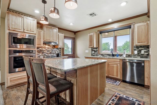 13514 N 97th East Avenue, Collinsville, OK 74021